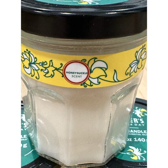 5 Pack Mrs. Meyer's Clean Day Soy Candle Honeysuckle 4.9 Oz Each 25 Hr Burn NEW - Picture 5 of 5